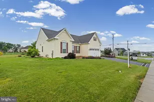 46 Tyler Dr, Hanover, PA 17331 - Photo 3