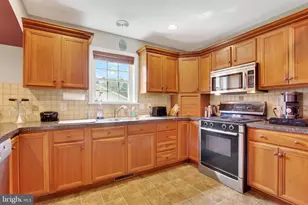 891 Solarlight Dr, York, PA 17402 - Photo 9