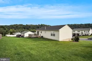 160 Asbury Ct, Mount Wolf, PA 17347 - Photo 27
