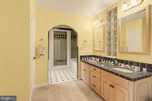 332 Laurel Dr, York, PA 17406 - Photo 17