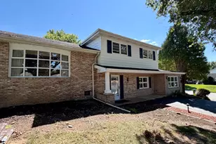 60 Crestwood, York, PA 17402 - Photo 3