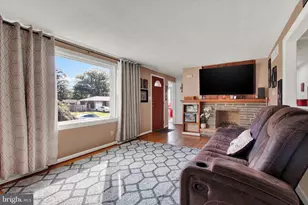 2786 Clearbrook Blvd, York, PA 17406 - Photo 3