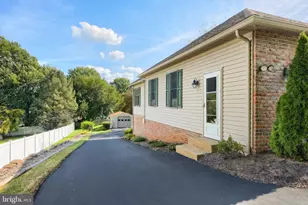 1022 Woodridge Rd, Red Lion, PA 17356 - Photo 7