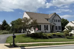 109 E Greenbriar Dr, York, PA 17407 - Photo 3