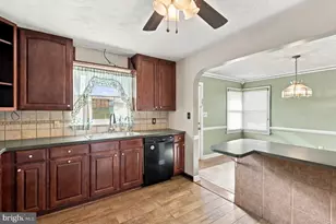 2460 Wyndhurst Ct, York, PA 17408 - Photo 11