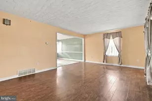 2460 Wyndhurst Ct, York, PA 17408 - Photo 3