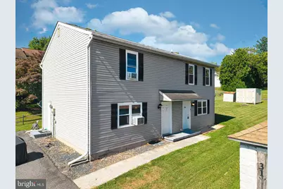 33 W Pennsylvania Avenue, Stewartstown, PA 17363 - Photo 1