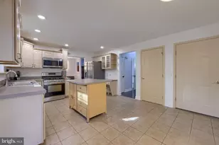 880 Edmund Ave, York, PA 17404 - Photo 9