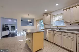 880 Edmund Ave, York, PA 17404 - Photo 5