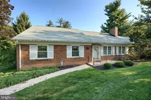 1319 Hillcroft Ln, York, PA 17403 - Photo 3