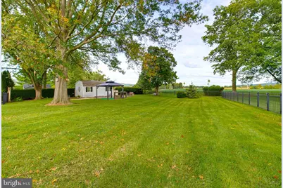 4437 Webster Drive N, York, PA 17402 - Photo 3