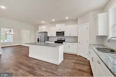 11 W Crestlyn Drive, York, PA 17402 - Photo 5