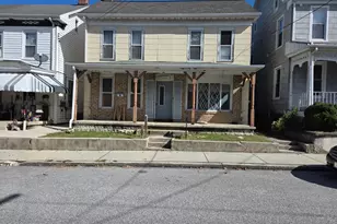 242 Locust St, Hanover, PA 17331 - Photo 1