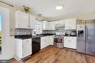 315 Robin Hill Cir, York, PA 17404 - Photo 9