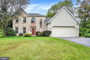 142 Hershey Cir, Stewartstown, PA 17363 - Photo 1