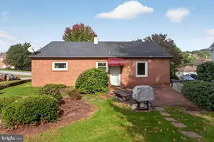 240 W Broad St, Yoe, PA 17313 - Photo 21