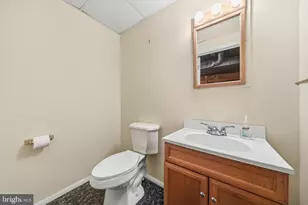 321 Penn St, Hanover, PA 17331 - Photo 13