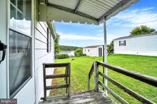 137 Carbridge Rd W, Stewartstown, PA 17363 - Photo 5