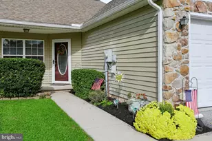 1706 Boxwood Ct, Dover, PA 17315 - Photo 3