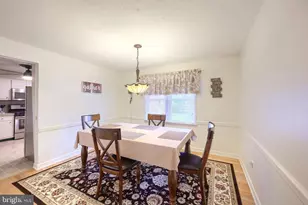 2555 Primrose Ln, York, PA 17404 - Photo 7