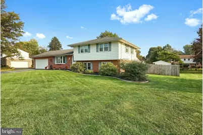 2555 Primrose Lane, York, PA 17404 - Photo 3