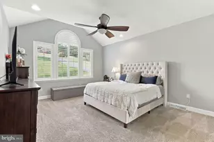 1460 S Wyndham Dr, York, PA 17403 - Photo 25