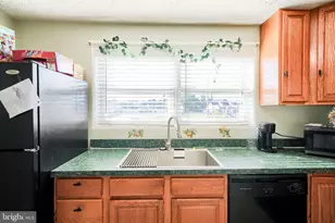 891 E Kings Ct, York, PA 17403 - Photo 15