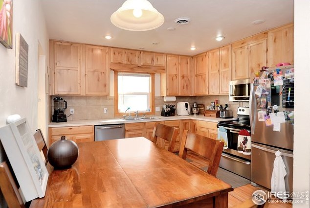 613 Columbine St, Sterling CO 80751-3822 exterior