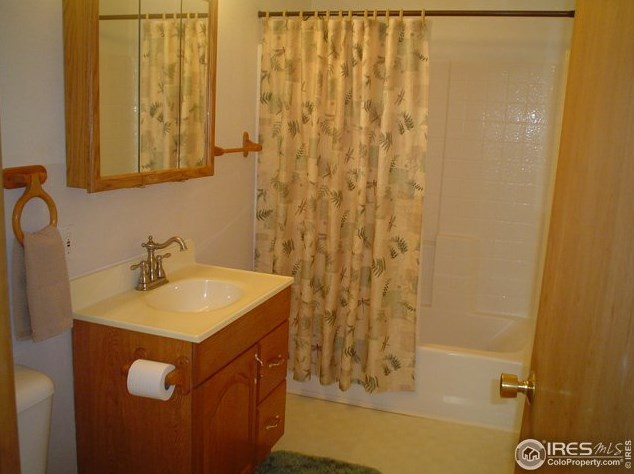 230 7th Ave, Sterling CO 80751-2940 exterior