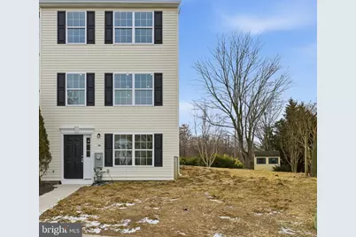 138 Versailles Court, Newark, DE 19702 - Photo 1