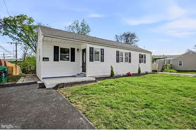 102 Robinson Drive, New Castle, DE 19720 - Photo 1