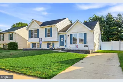 10 W Violette Drive, New Castle, DE 19720 - Photo 1