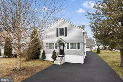 207 E Park Avenue, Maple Shade, NJ 08052 - Photo 1