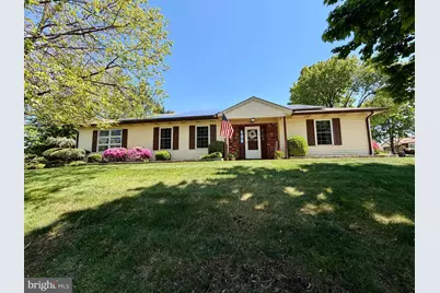 102 Carriage Hill Court, Mansfield Township, NJ 08022 - Photo 1