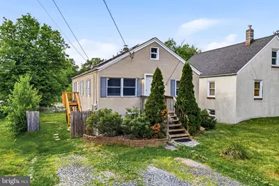 4 Creekview Ave, Bordentown, NJ 08620 - Photo 1