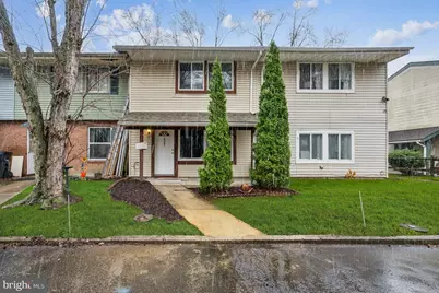 827 E Elm Avenue, Lindenwold, NJ 08021 - Photo 1