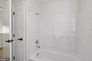 930 Lois Ave, Camden, NJ 08105 - Photo 25