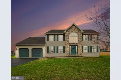4983 Thornbury Cr, Douglassville, PA 19518 - Photo 1