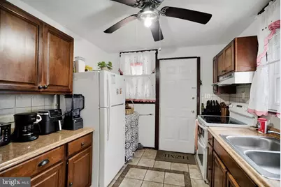 1427 N 10th Street, Reading, PA 19604 - Photo 7
