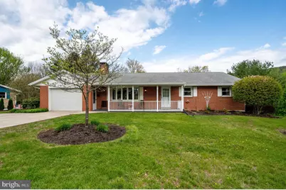 801 N Crescent Avenue, Hamburg, PA 19526 - Photo 1