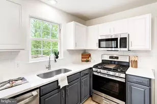 338 Dogwood Ln, Womelsdorf, PA 19567 - Photo 9
