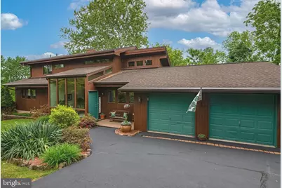 40 Golfview Lane, Reading, PA 19606 - Photo 1