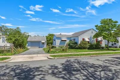 1136 Broadway Boulevard, Reading, PA 19607 - Photo 1