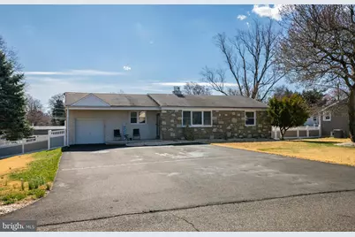 27 N Westview Avenue, Feasterville-Trevose, PA 19053 - Photo 1