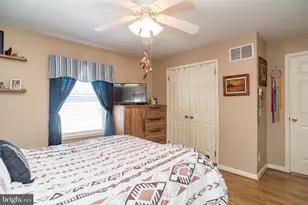 3820 Naples St, Levittown, PA 19056 - Photo 15