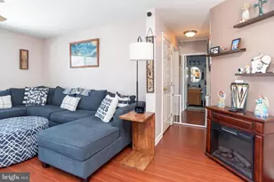 3820 Naples St, Levittown, PA 19056 - Photo 7