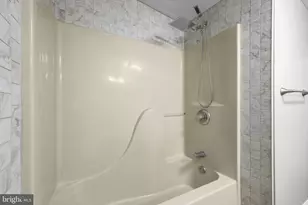 702 Corson St, Bristol, PA 19007 - Photo 15