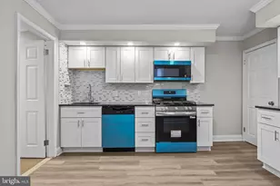 702 Corson St, Bristol, PA 19007 - Photo 9