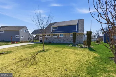 8 Inlet Road, Levittown, PA 19057 - Photo 3