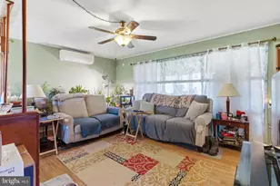 8 Inlet Rd, Levittown, PA 19057 - Photo 9
